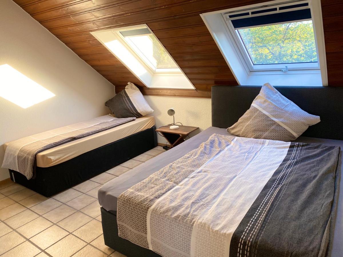 Apartments Rhona III Und IV Neunkirchen City Bagian luar foto