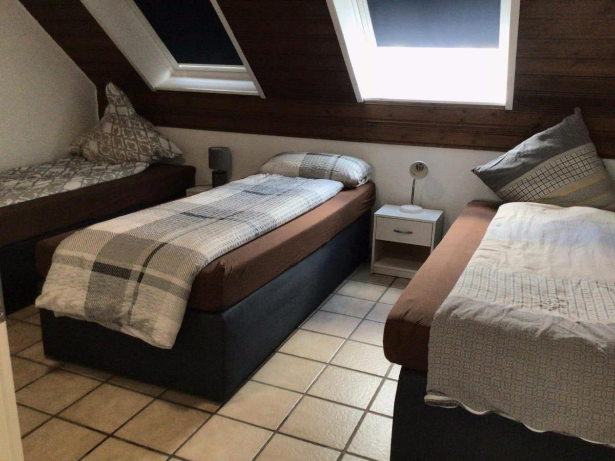 Apartments Rhona III Und IV Neunkirchen City Bagian luar foto