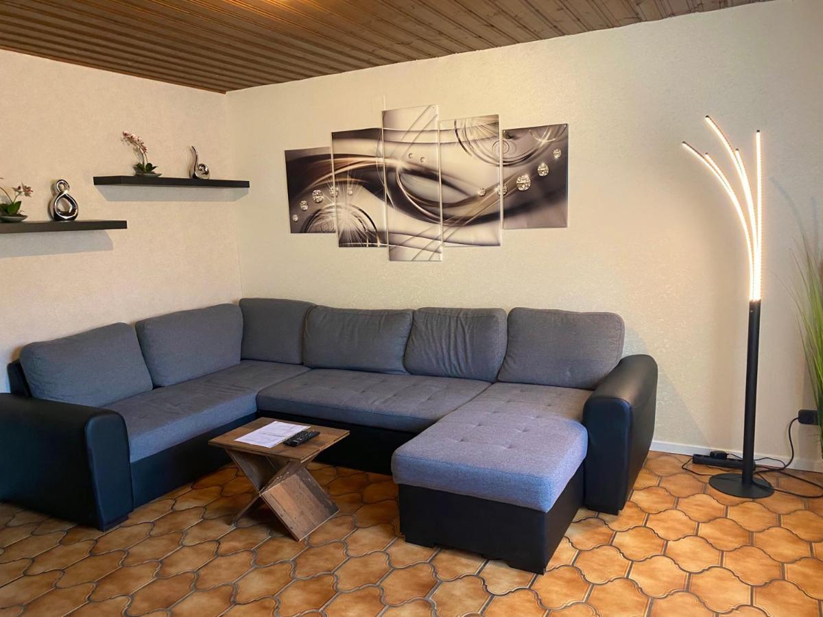 Apartments Rhona III Und IV Neunkirchen City Bagian luar foto