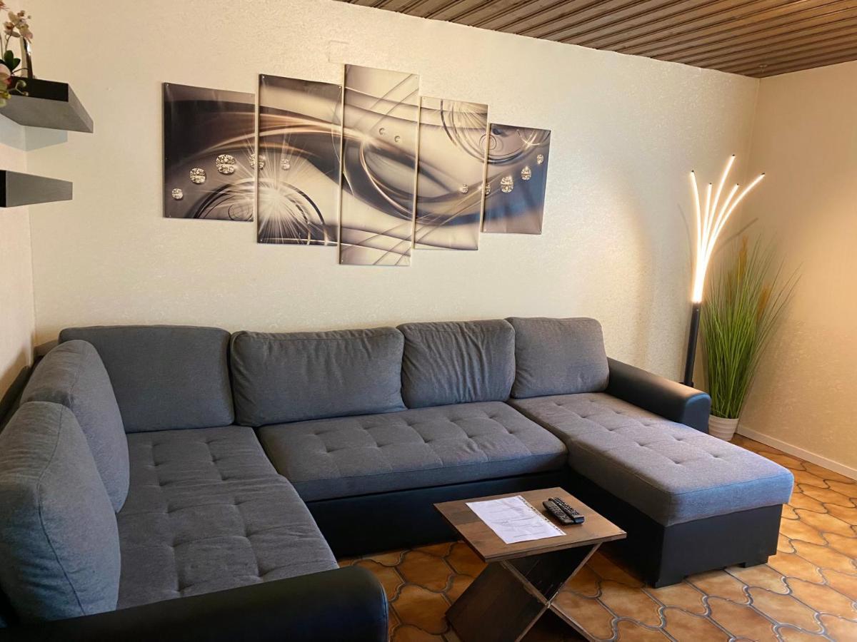 Apartments Rhona III Und IV Neunkirchen City Bagian luar foto
