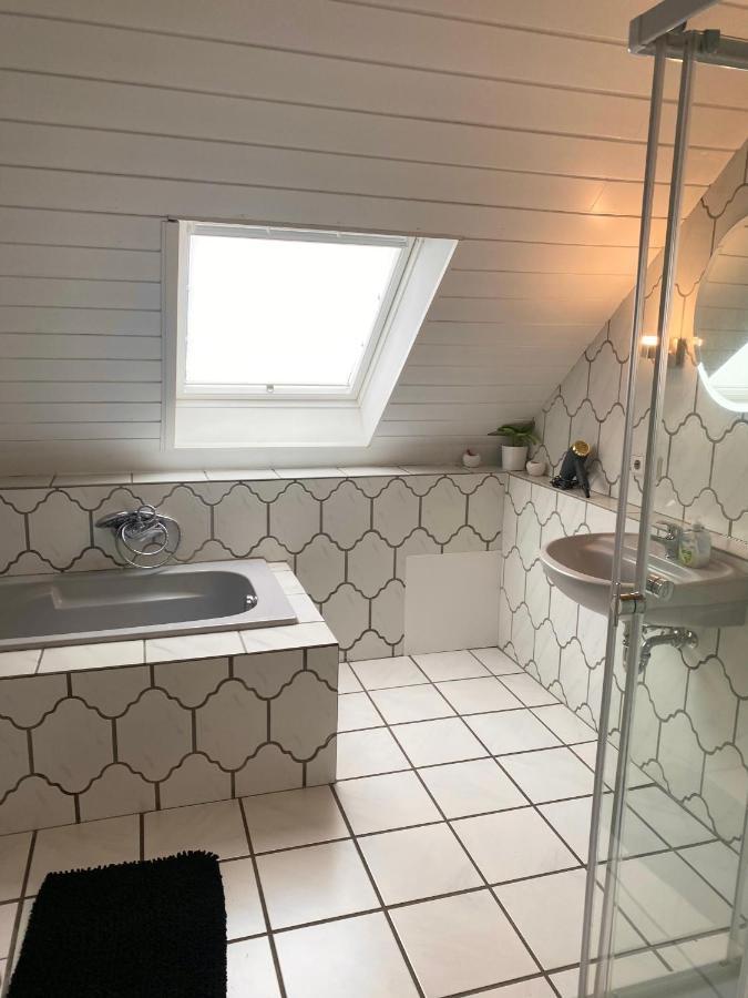 Apartments Rhona III Und IV Neunkirchen City Bagian luar foto