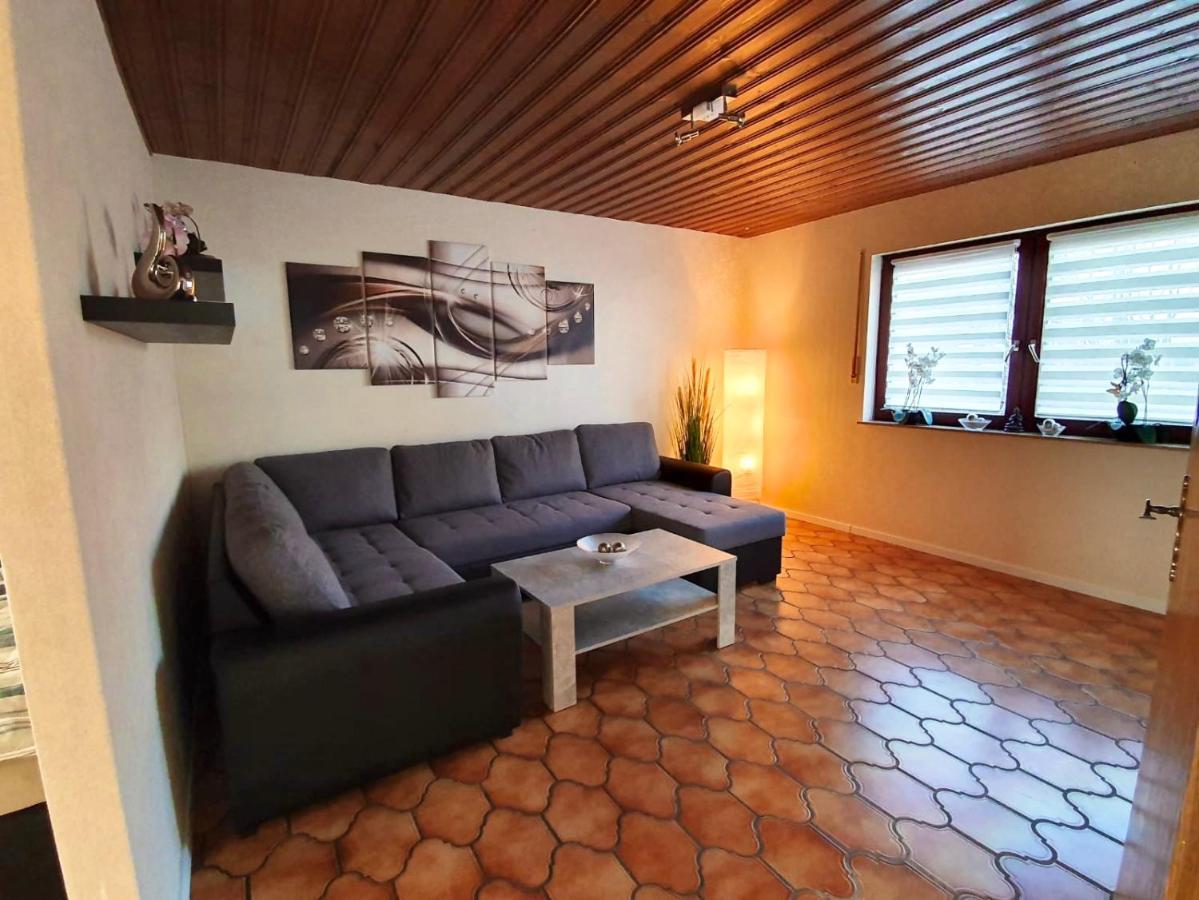 Apartments Rhona III Und IV Neunkirchen City Bagian luar foto
